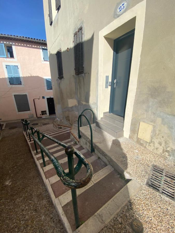 Bel Appartement T1 30M2 Centre Historique Aubagne Exteriör bild