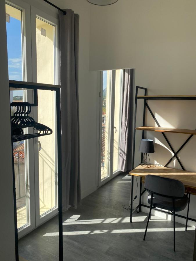 Bel Appartement T1 30M2 Centre Historique Aubagne Exteriör bild